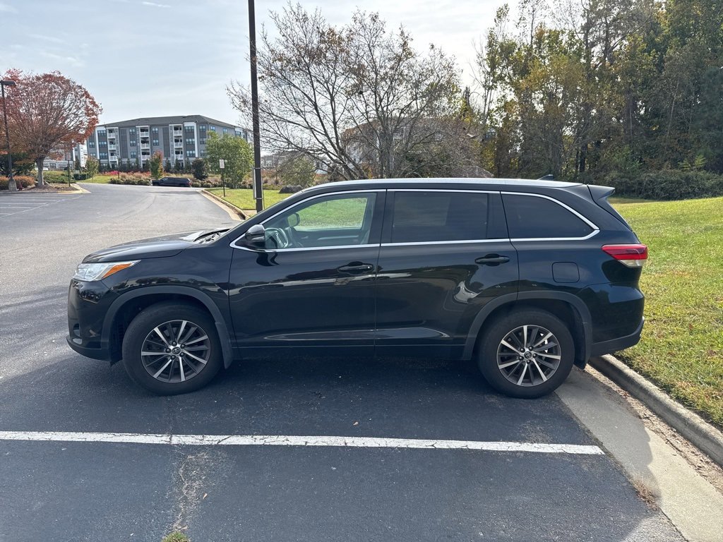 2018 Toyota Highlander XLE photo 2
