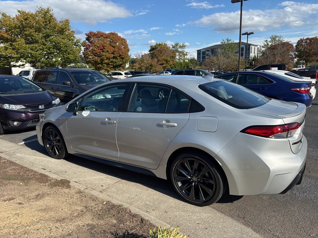2025 Toyota Corolla SE photo 3