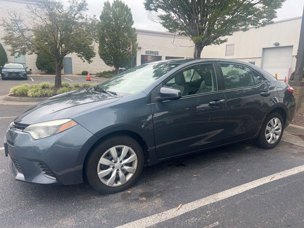 2016 Toyota Corolla LE photo 4