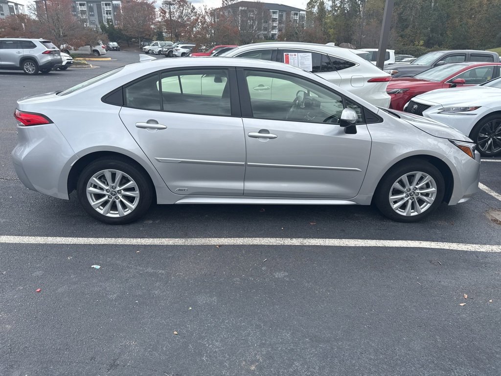 2023 Toyota Corolla Hybrid LE photo 2