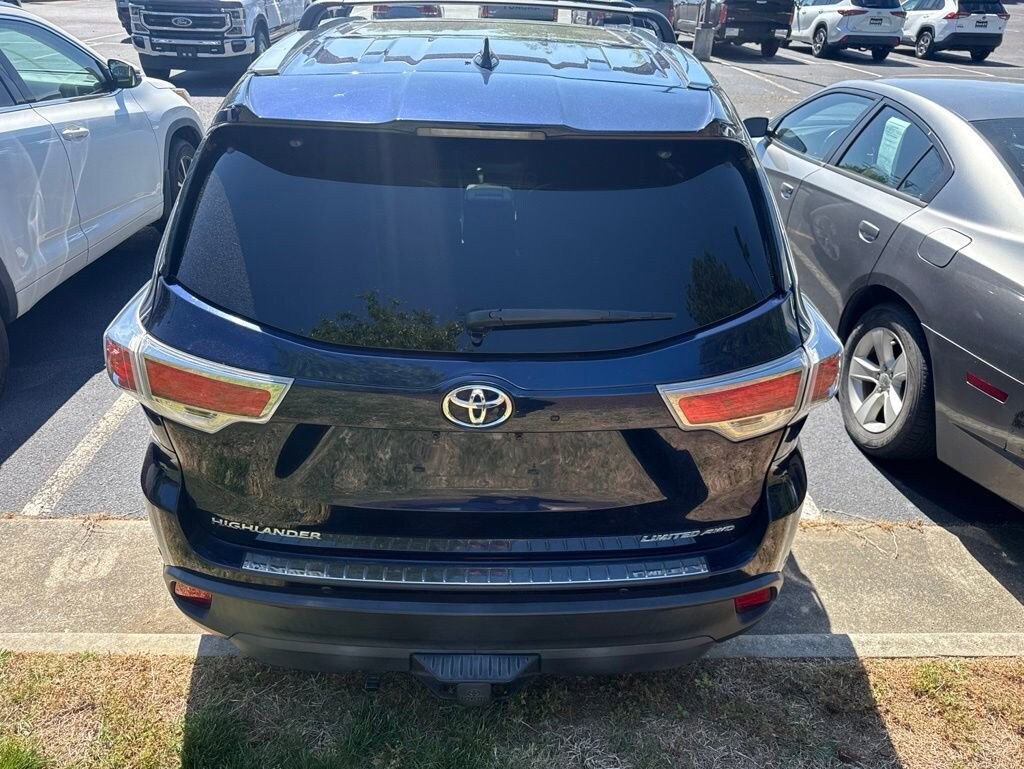 Used 2015 Toyota Highlander Limited Platinum V6 SUV