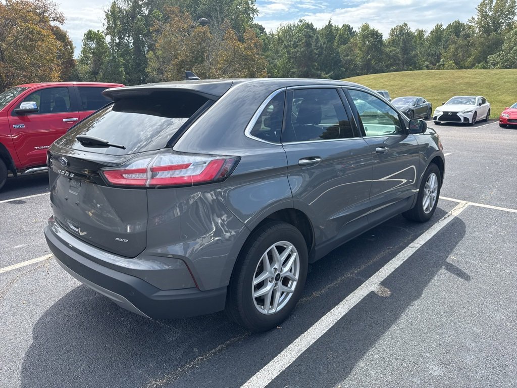 2024 Ford Edge SEL photo 2
