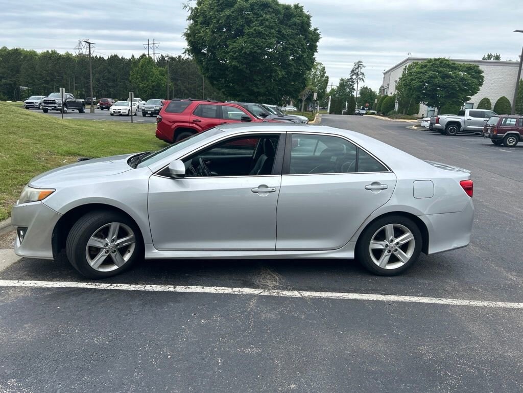 Used 2013 Toyota Camry SE Sedan