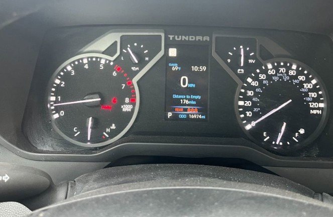 2022 Toyota Tundra SR5 CrewMax photo 4