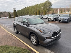 2022 Toyota Highlander LE SUV