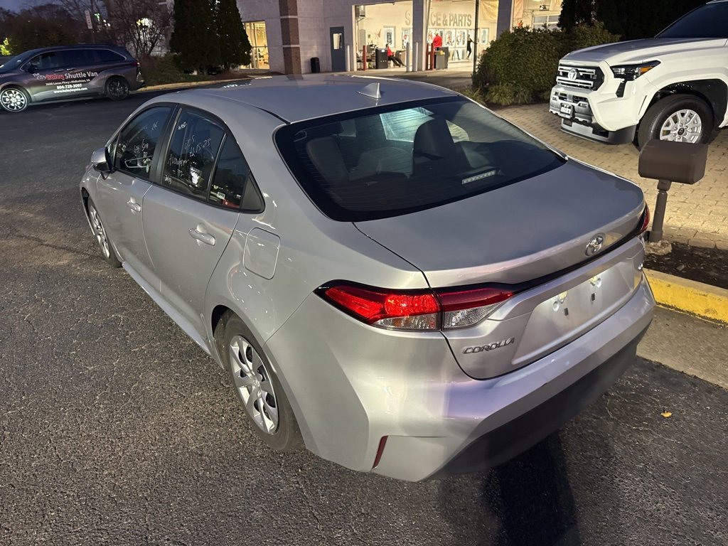 2025 Toyota Corolla LE photo 4