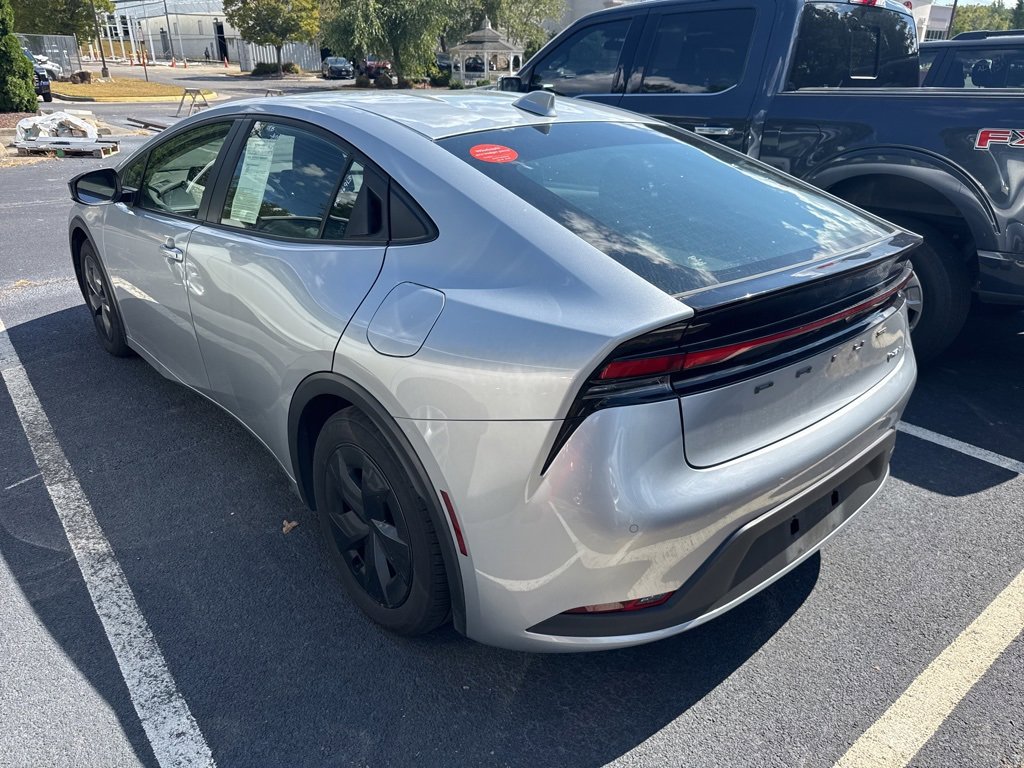2024 Toyota Prius LE photo 3