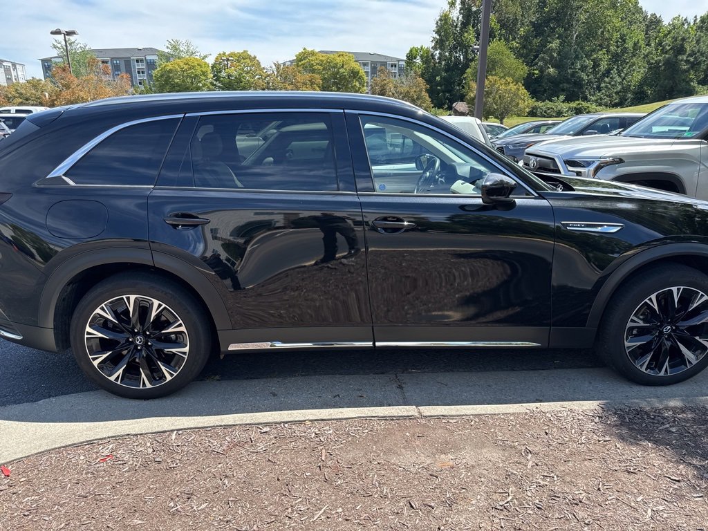 2024 Mazda CX-90 Plug-in Hybrid Premium Plus photo 2