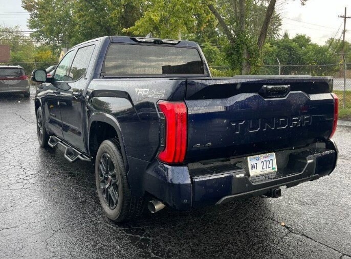 2022 Toyota Tundra SR5 CrewMax photo 3