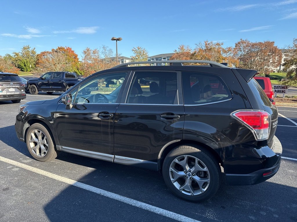 2017 Subaru Forester 2.5i Touring photo 4