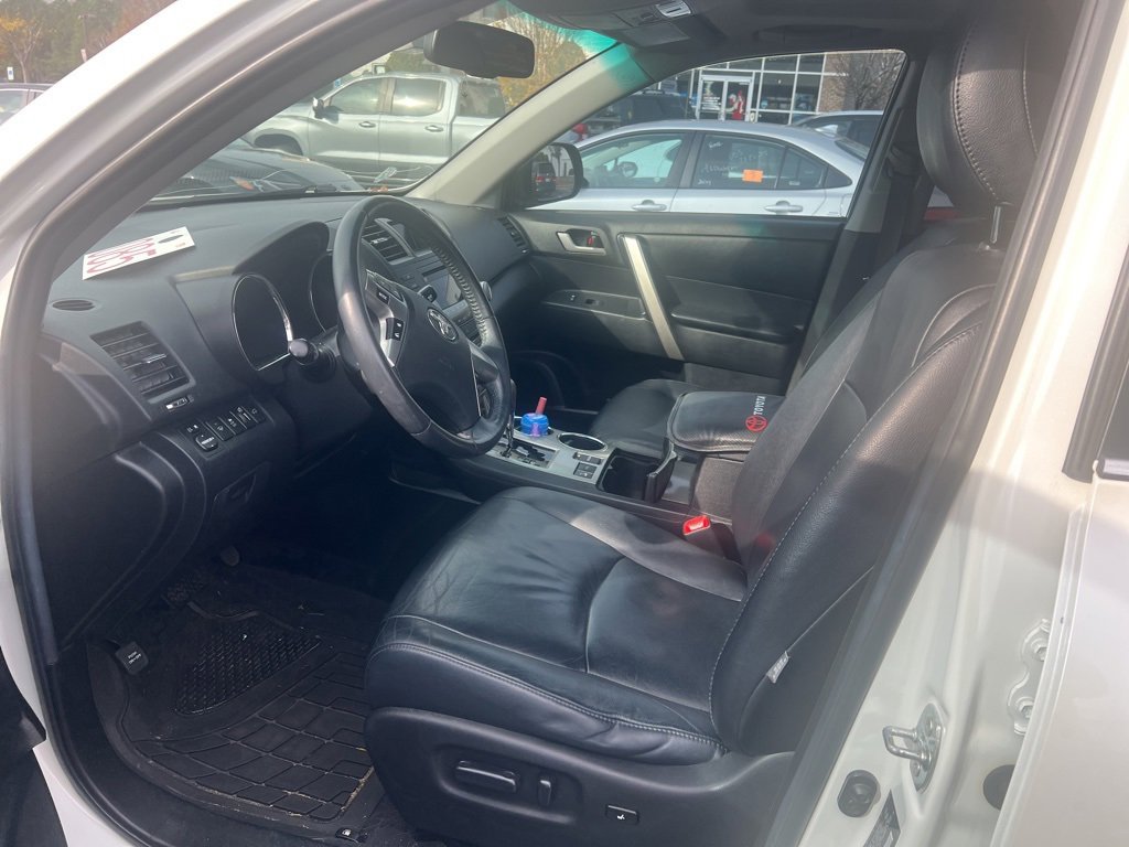 2012 Toyota Highlander SE photo 3