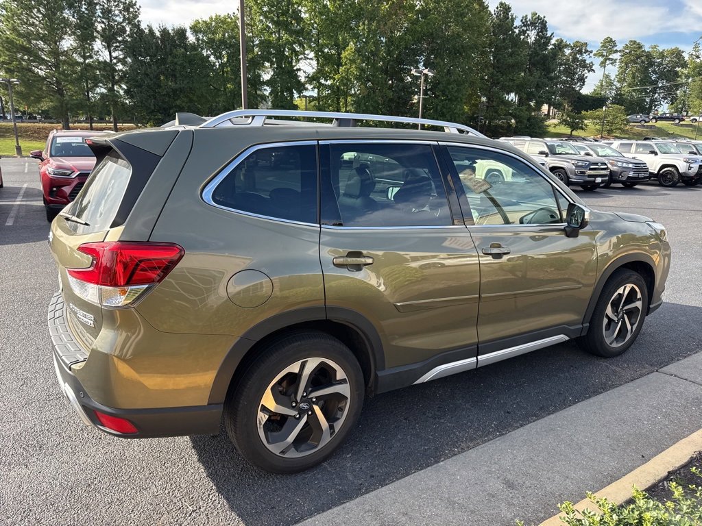 2022 Subaru Forester Touring photo 2
