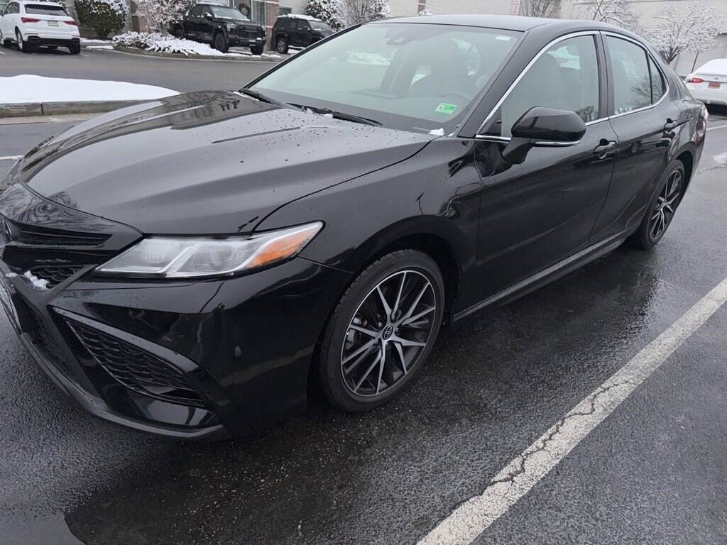 Used 2024 Toyota Camry SE Sedan