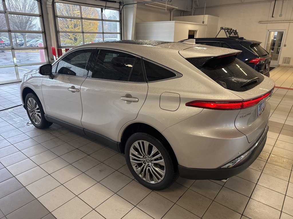 2024 Toyota Venza Limited photo 3