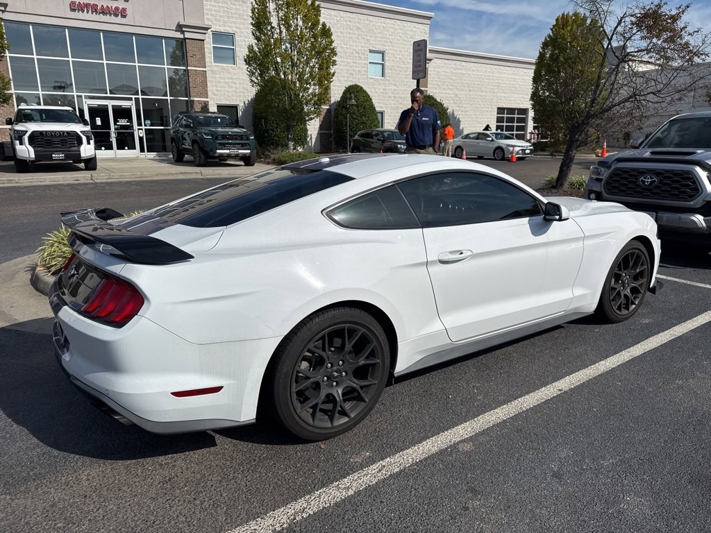 2019 Ford Mustang EcoBoost photo 3