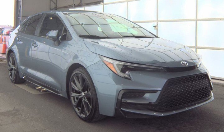 2023 Toyota Corolla SE photo 3