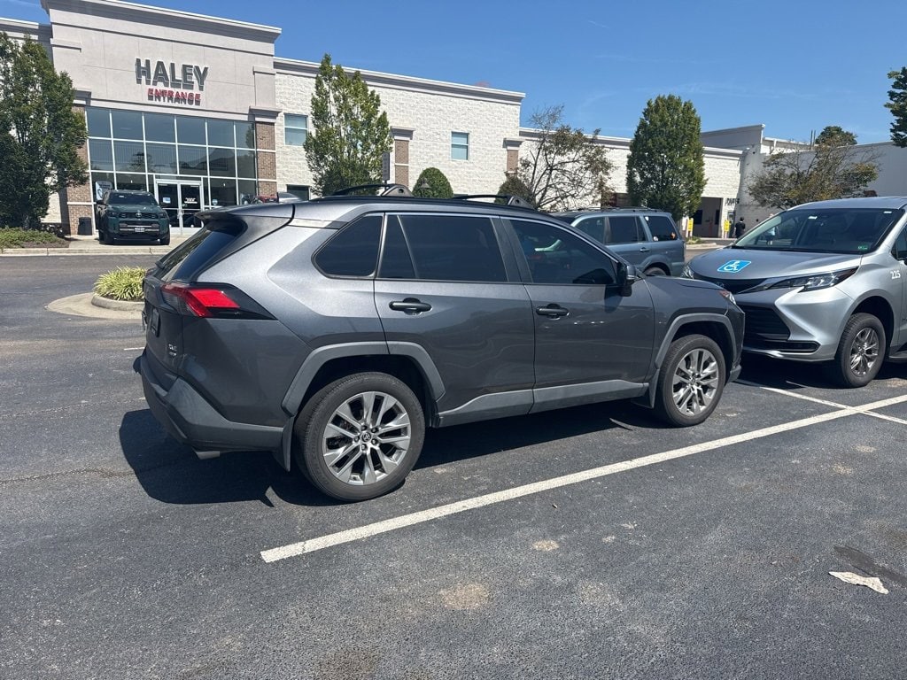 2021 Toyota RAV4 XLE Premium
