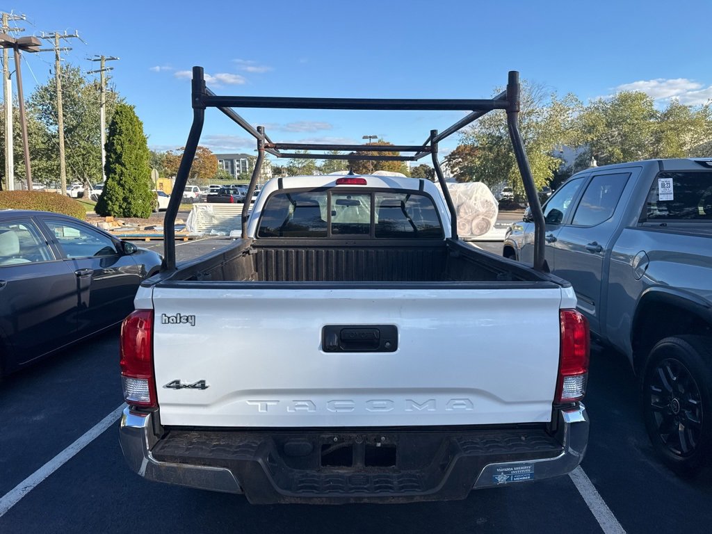2017 Toyota Tacoma SR Access Cab photo 3