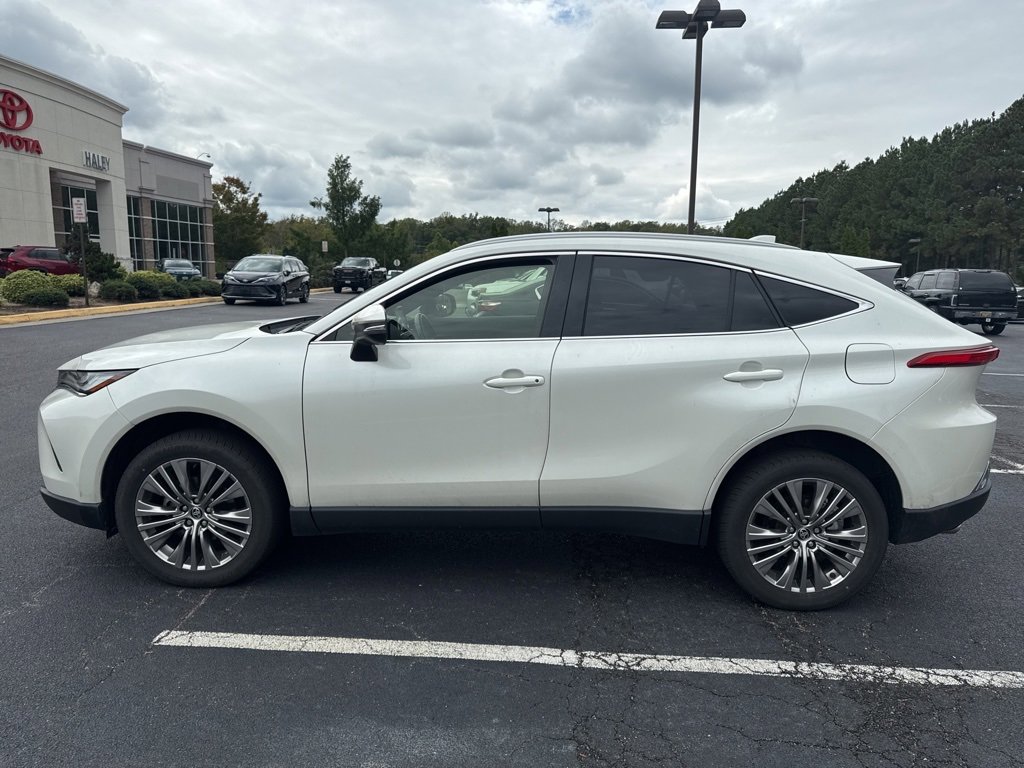 2022 Toyota Venza XLE photo 3