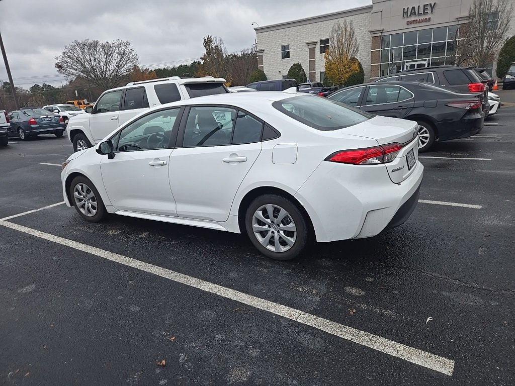 2023 Toyota Corolla LE photo 4