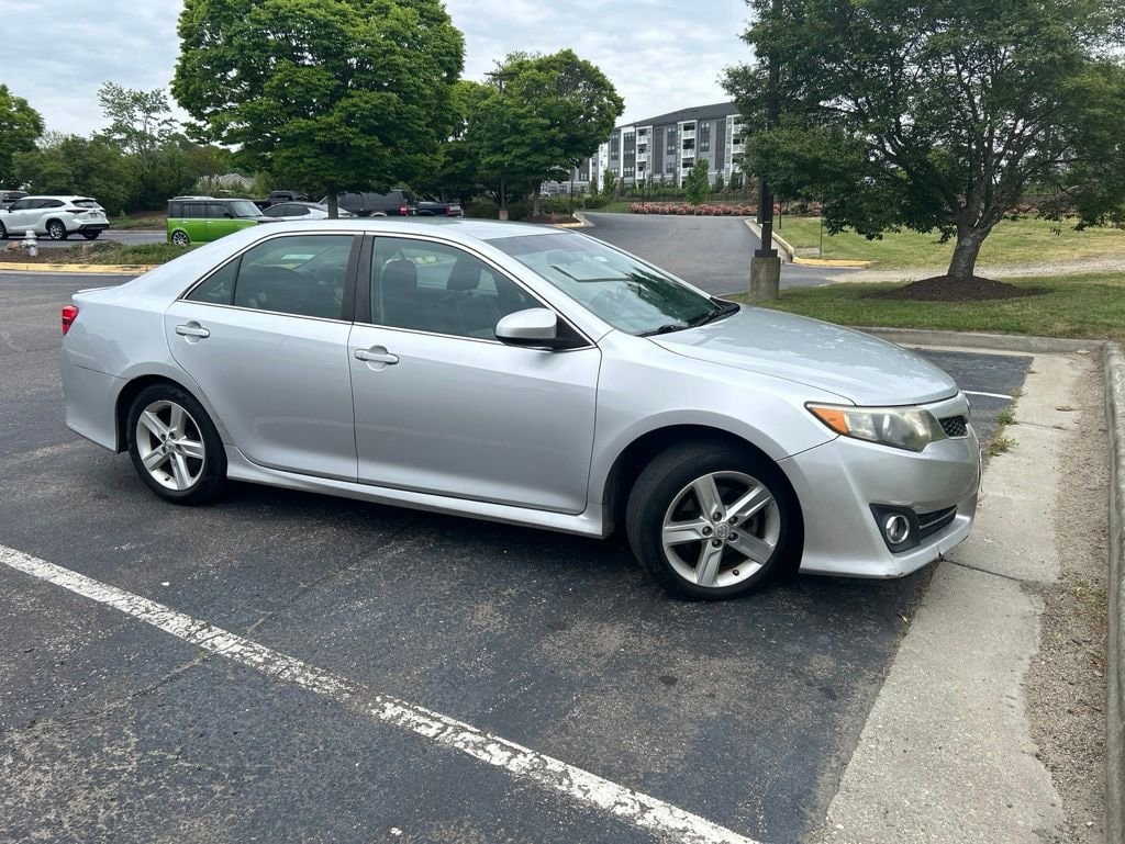 Used 2013 Toyota Camry SE Sedan