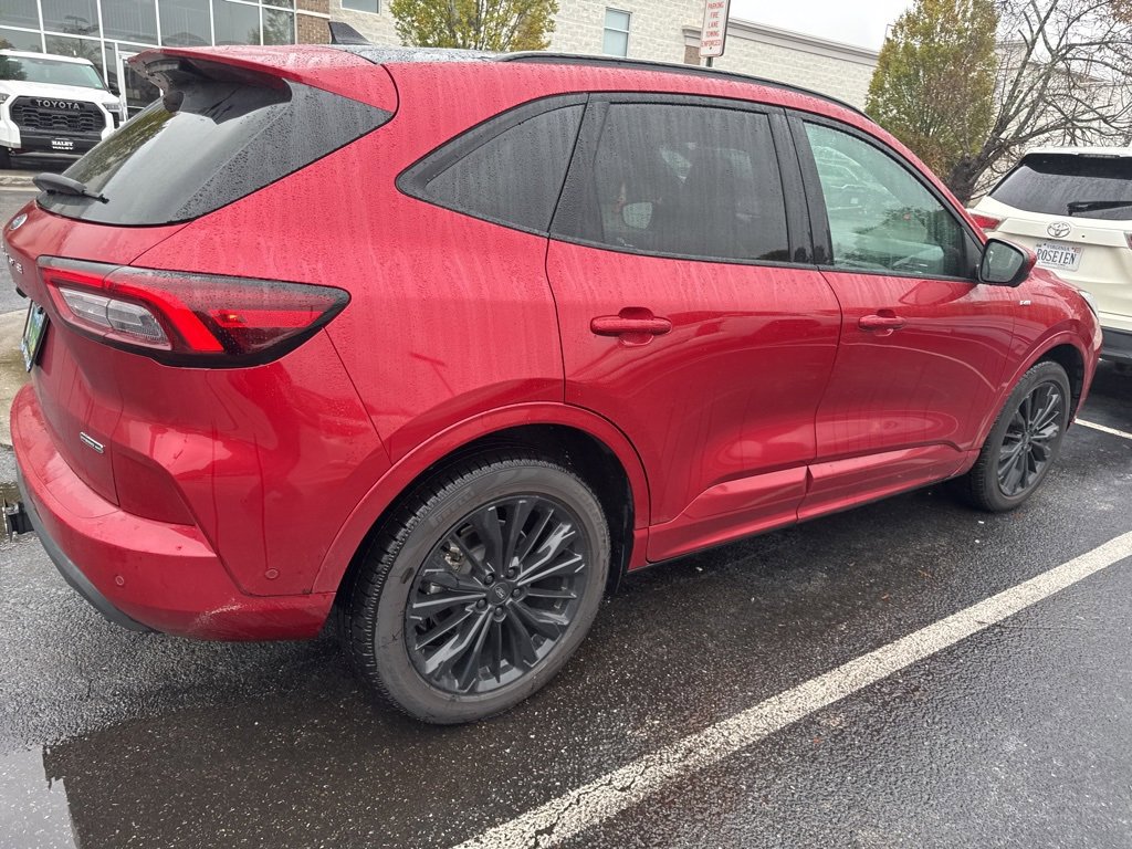 2023 Ford Escape ST-Line Elite photo 3