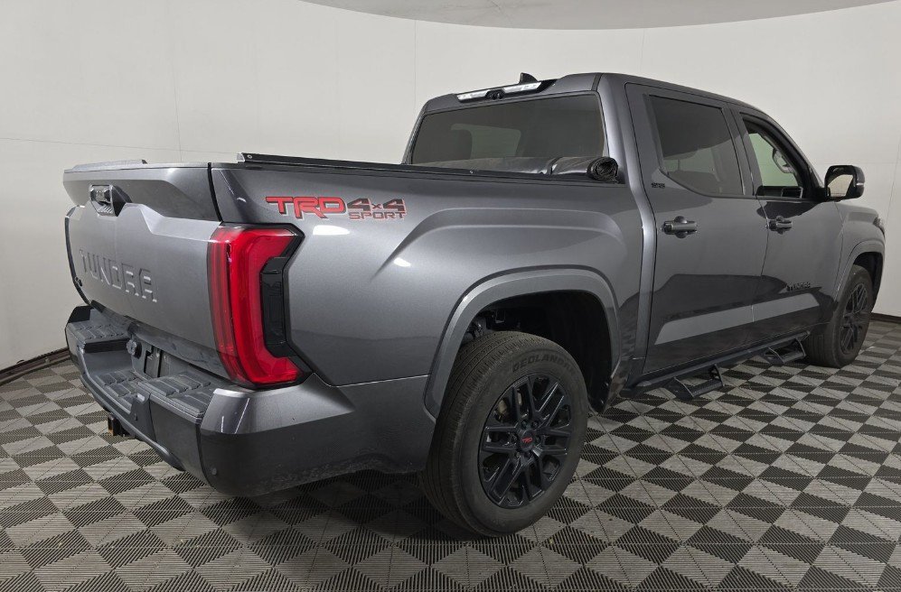2023 Toyota Tundra SR5 CrewMax photo 4