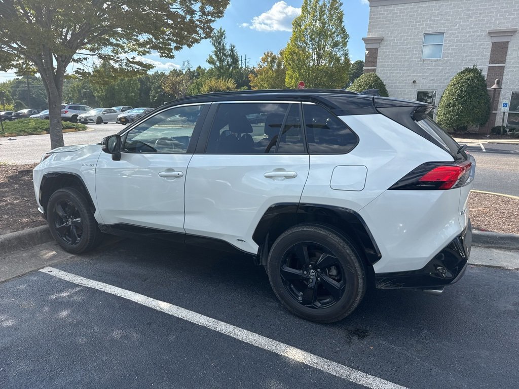 2021 Toyota RAV4 Hybrid XSE photo 3