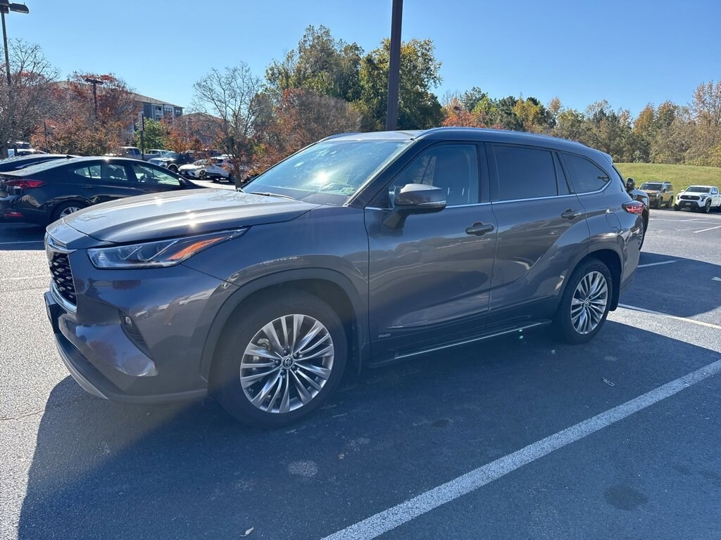Used 2022 Toyota Highlander Platinum SUV