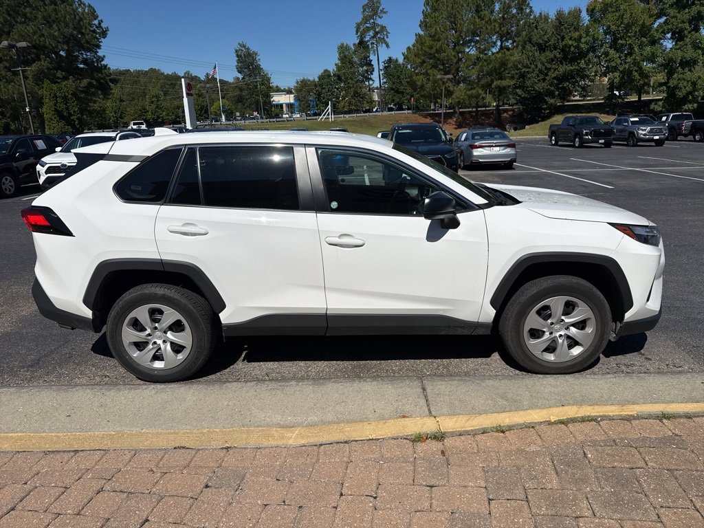 2024 Toyota RAV4 LE photo 2