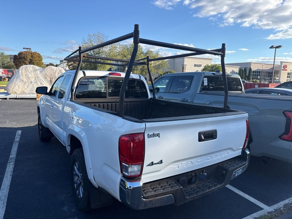 2017 Toyota Tacoma SR Access Cab photo 4