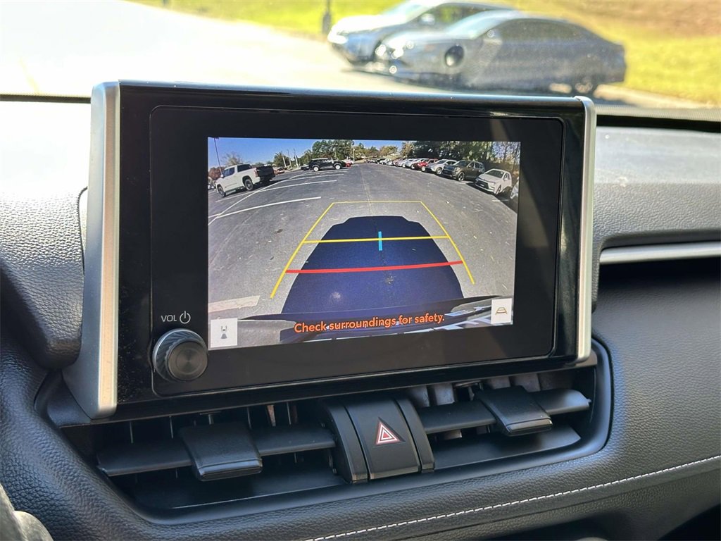 2023 Toyota RAV4 XLE photo 4