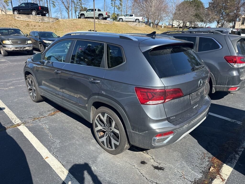 Used 2022 Volkswagen Taos 1.5T SEL SUV