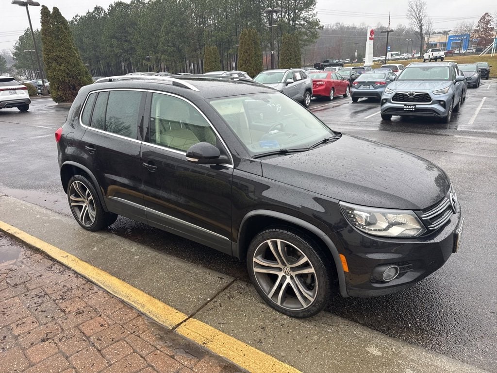 Used 2017 Volkswagen Tiguan 2.0T SEL SUV