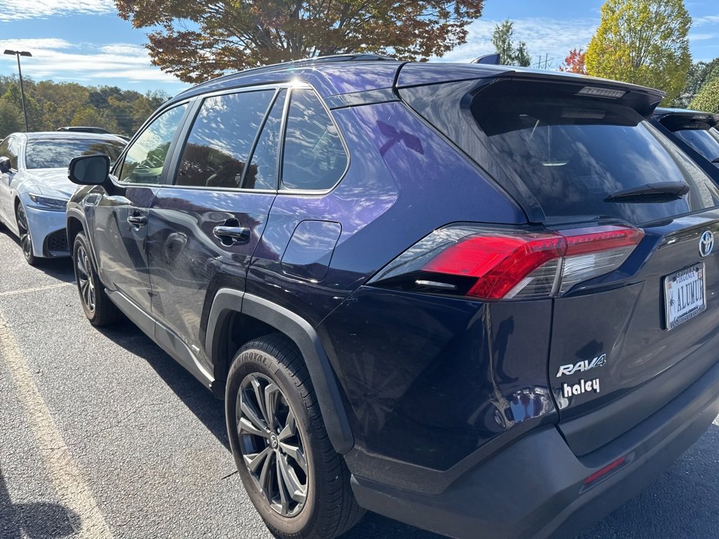 2022 Toyota RAV4 Hybrid XLE Premium photo 3