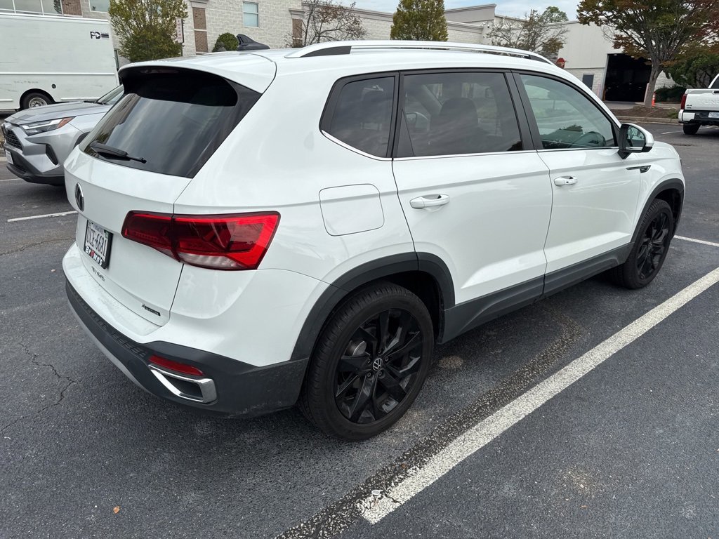 2022 Volkswagen Taos SE photo 3