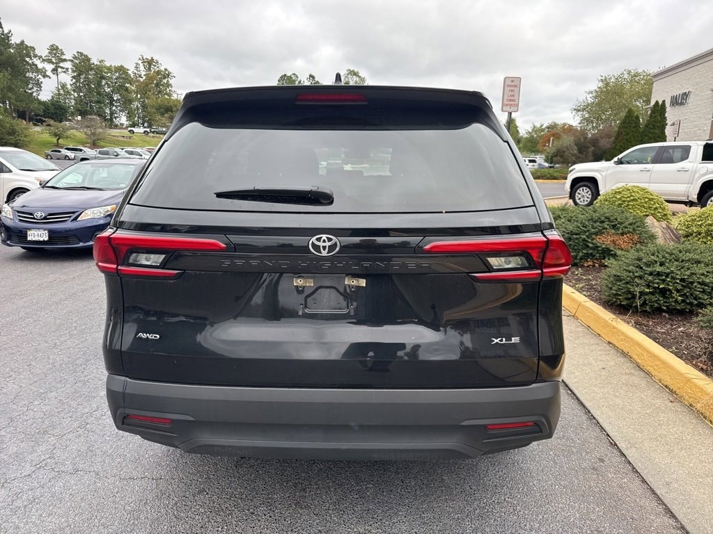 2024 Toyota Grand Highlander XLE photo 2