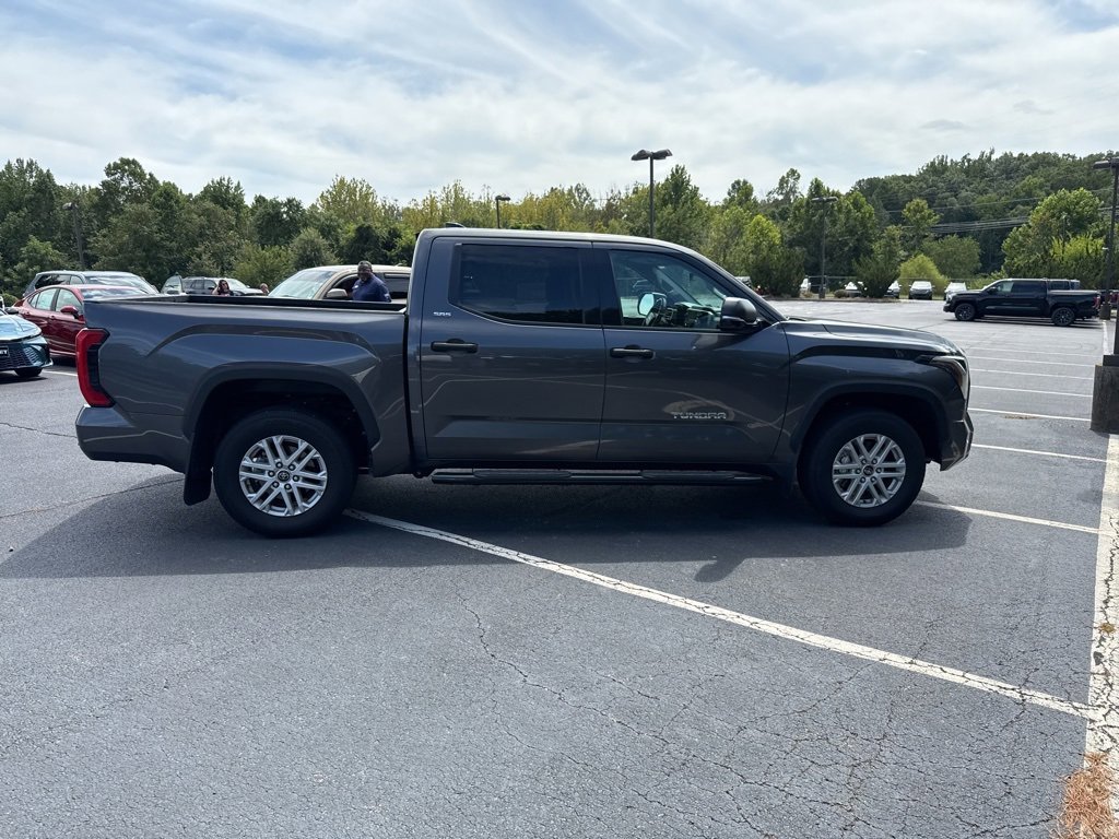2023 Toyota Tundra SR5 CrewMax photo 2