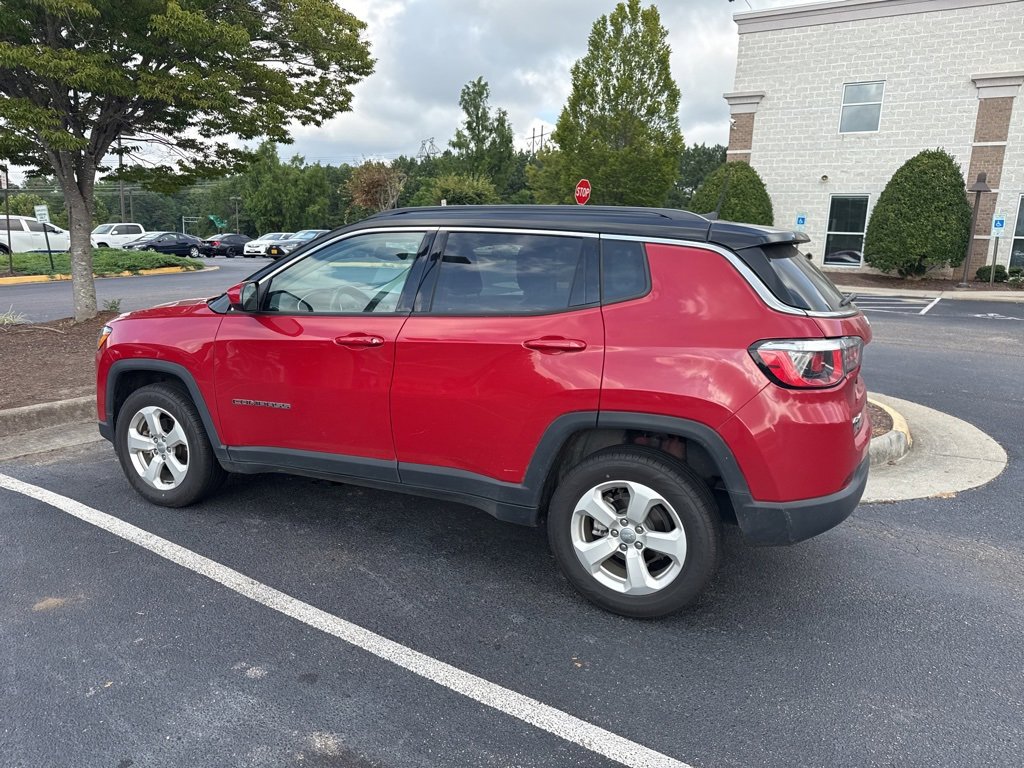 2019 Jeep Compass Latitude photo 2