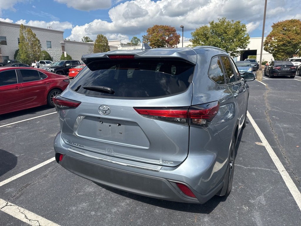 2023 Toyota Highlander XLE photo 4