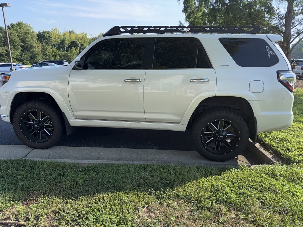 2022 Toyota 4Runner Limited 4WD photo 2