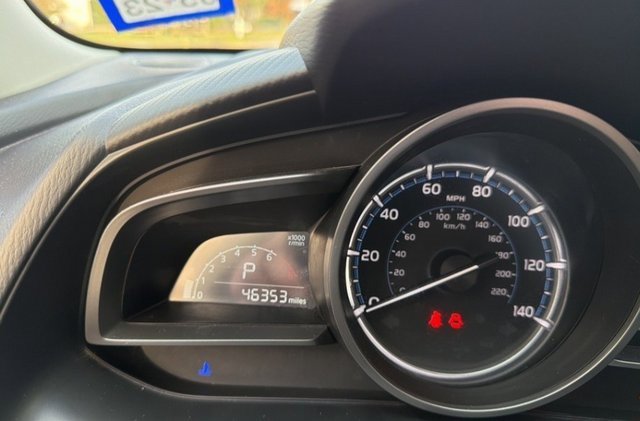 2020 Toyota Yaris LE photo 2