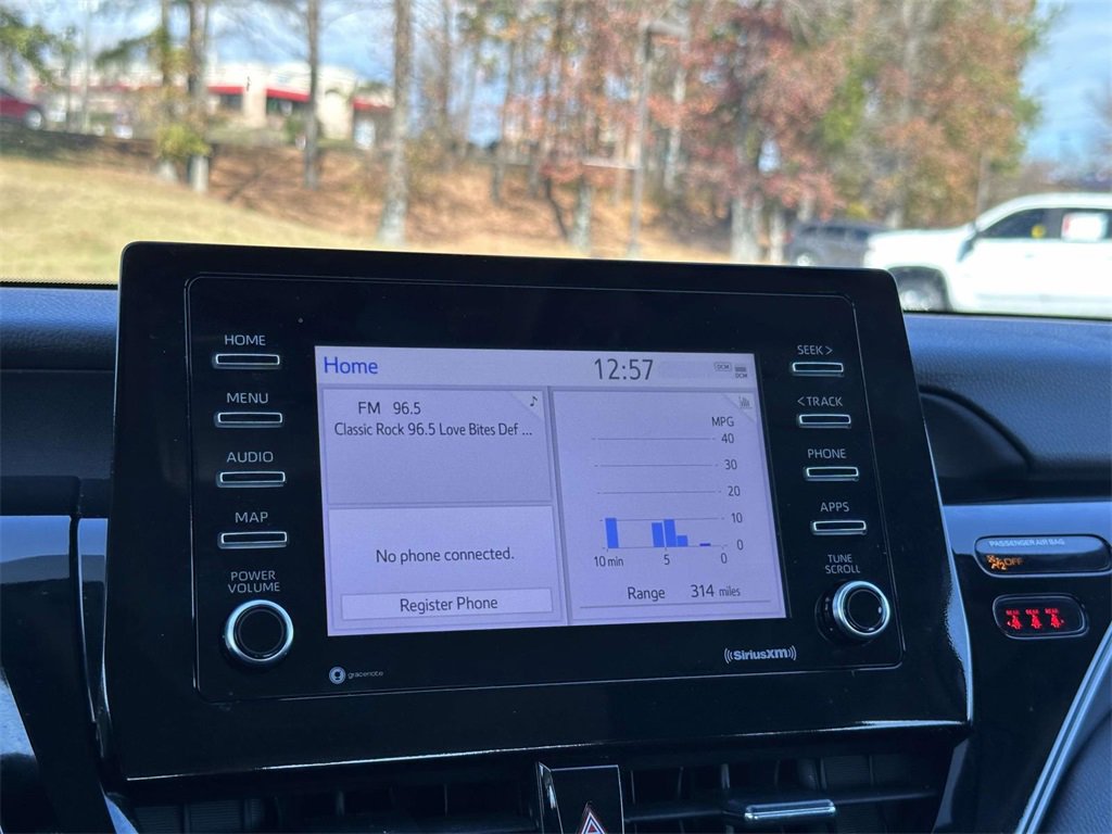 2024 Toyota Camry SE photo 3