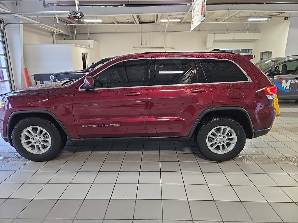 Used 2018 Jeep Grand Cherokee Laredo SUV