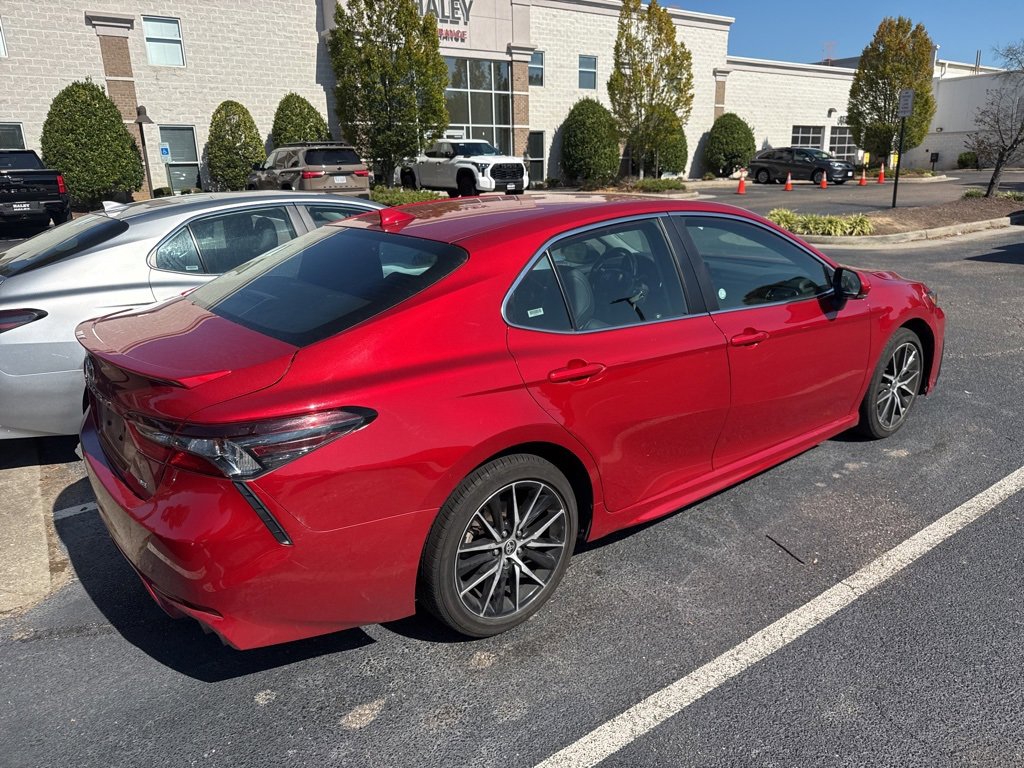 2024 Toyota Camry SE photo 3