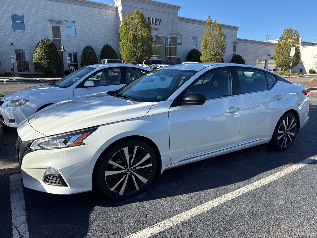 2022 Nissan Altima 2.5 SR photo 4