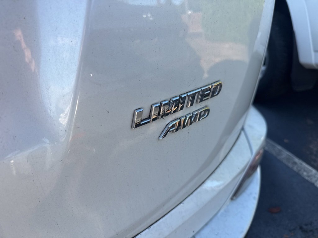 2017 Toyota RAV4 Limited photo 4