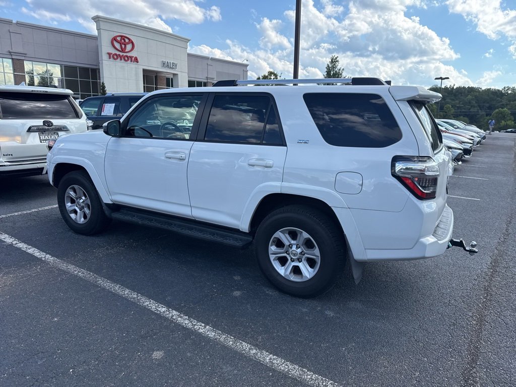 2019 Toyota 4Runner SR5 photo 2