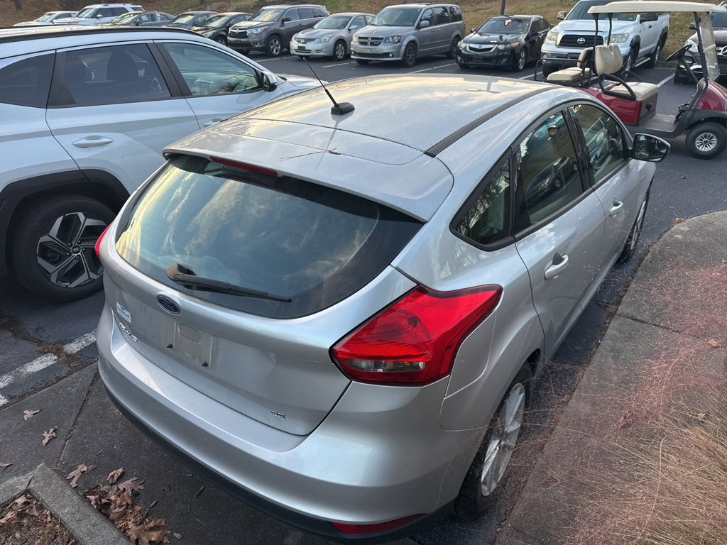 2018 Ford Focus SE photo 2