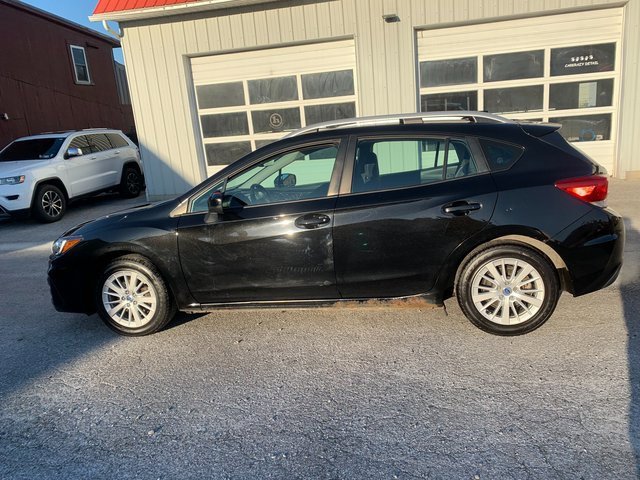 2018 Subaru Impreza 2.0i Premium photo 2